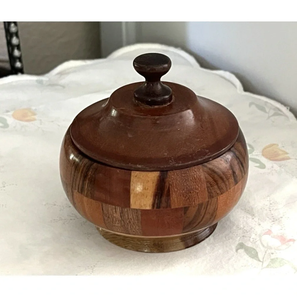 Vtg Nicaragua Mixed Wood Sugar Bowl with Tight Lid Handmade 3" x 3.75" - Picture 8 of 12